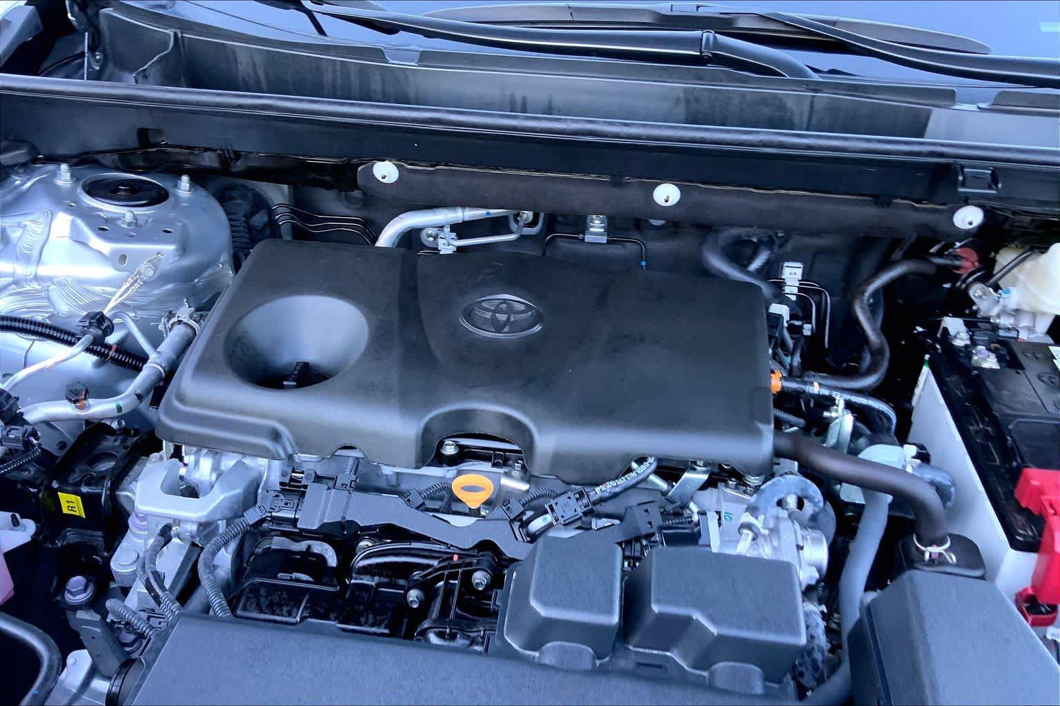 Used 2025 Toyota RAV4 XLE FWD image 32