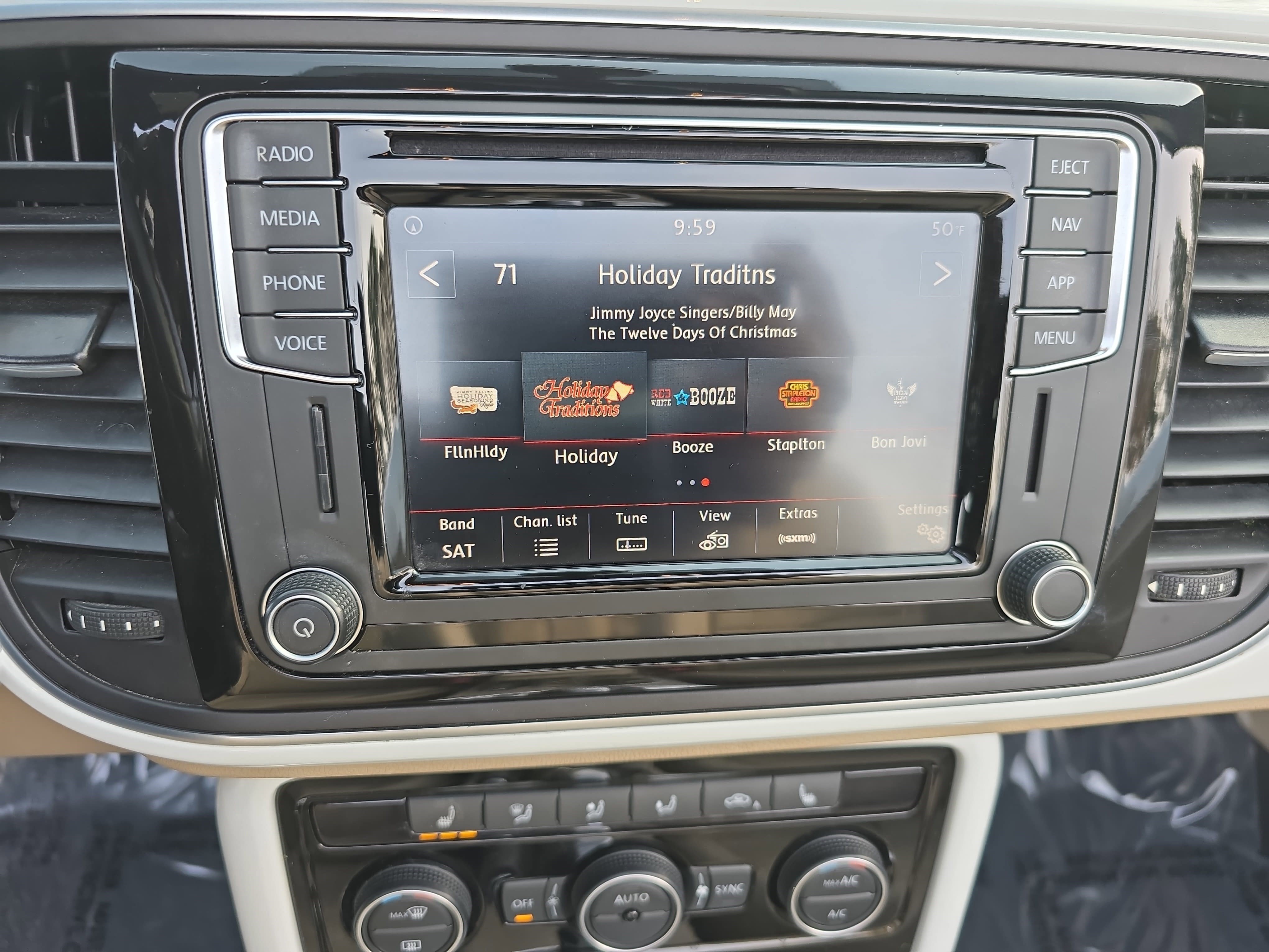 Used 2019 Volkswagen Beetle 2.0T S image 21