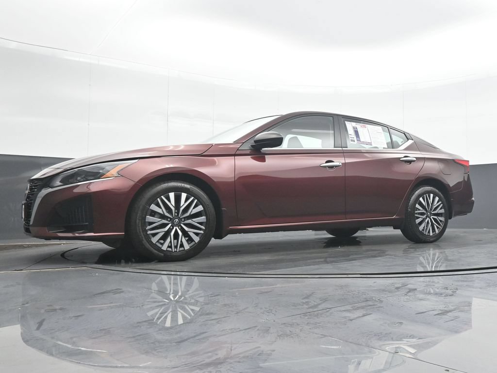 Used 2024 Nissan Altima 2.5 SV AWD/4WD image 26