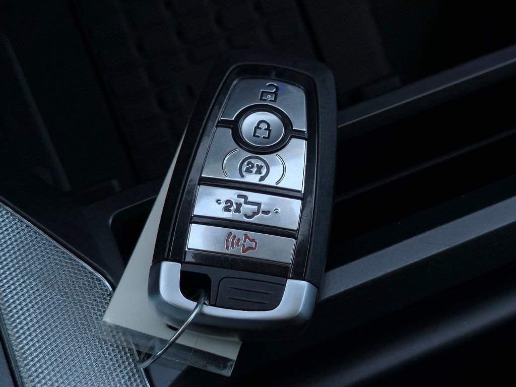 Used 2023 Ford F250 Lariat w/ Black Appearance Package image 39