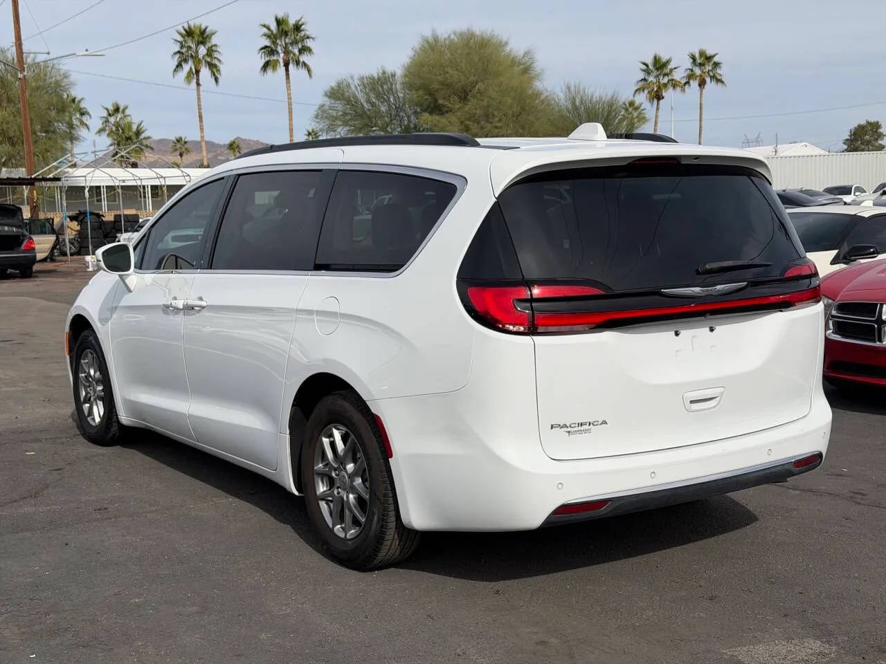 Used 2021 Chrysler Pacifica Touring FWD image 5