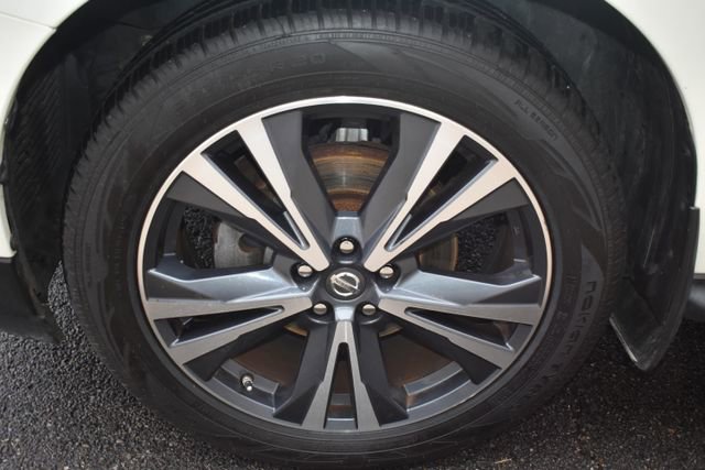 Used 2017 Nissan Pathfinder Platinum w/ Family Entertainment Package image 60
