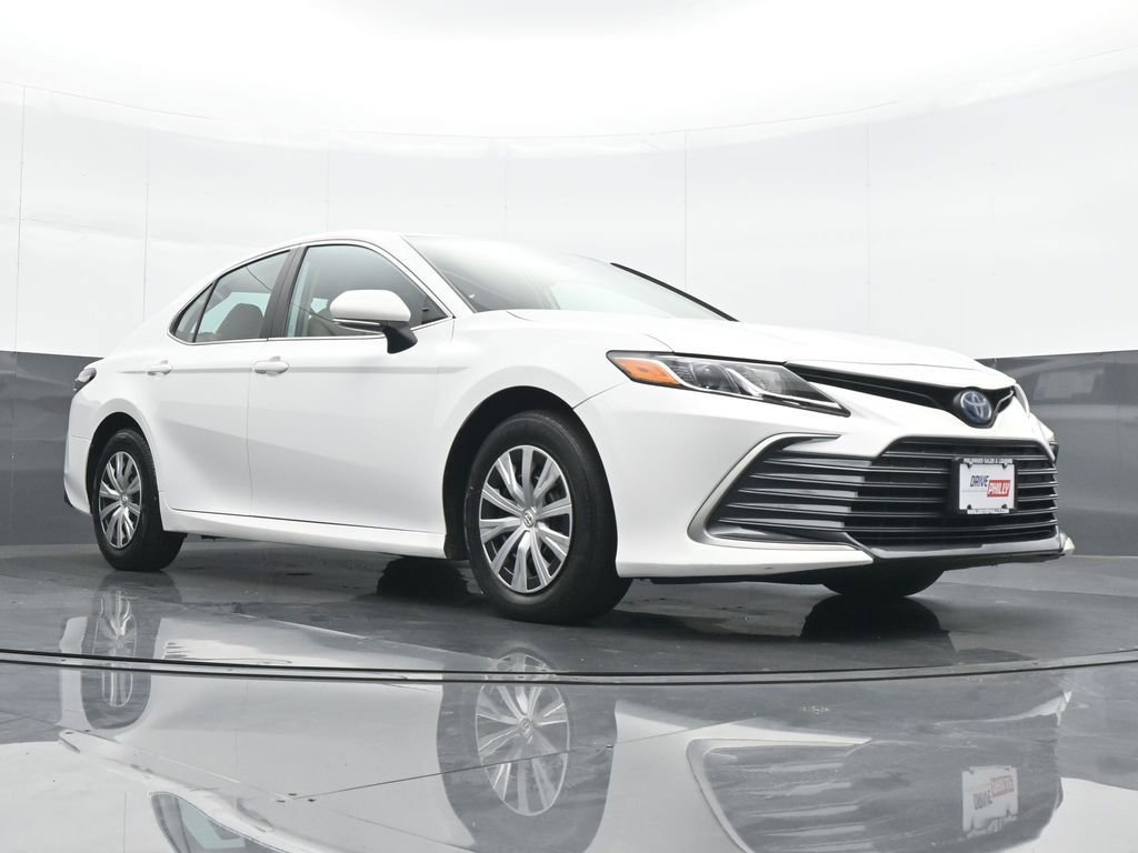 Used 2022 Toyota Camry LE image 16
