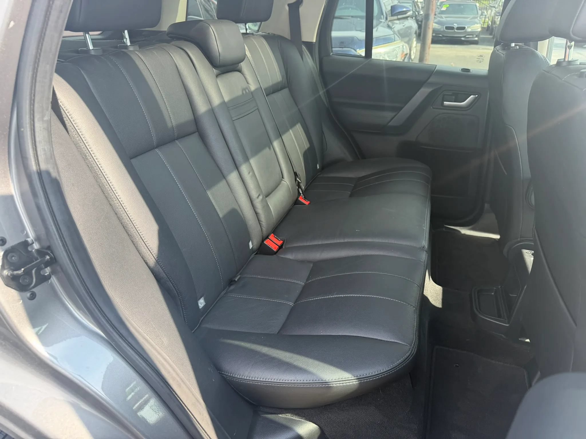 Used 2011 Land Rover LR2 HSE AWD/4WD image 13