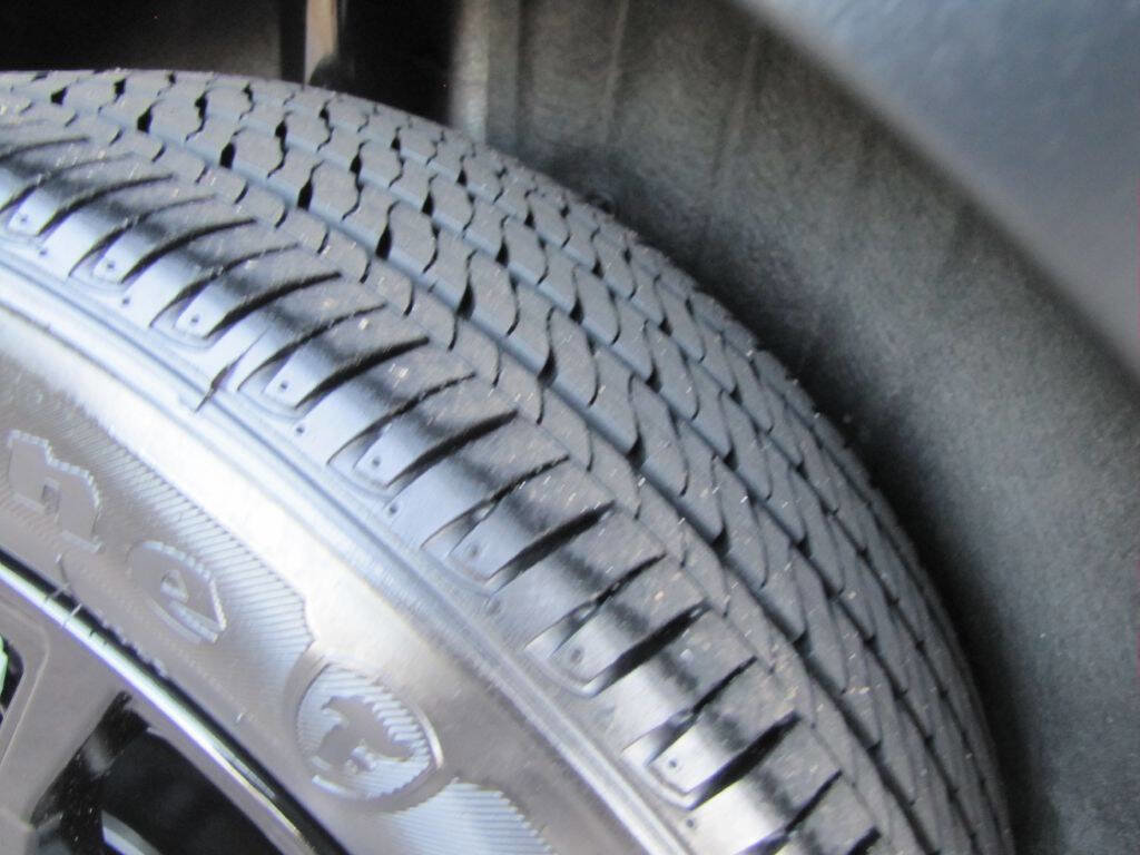 Used 2024 Nissan Kicks SR image 27