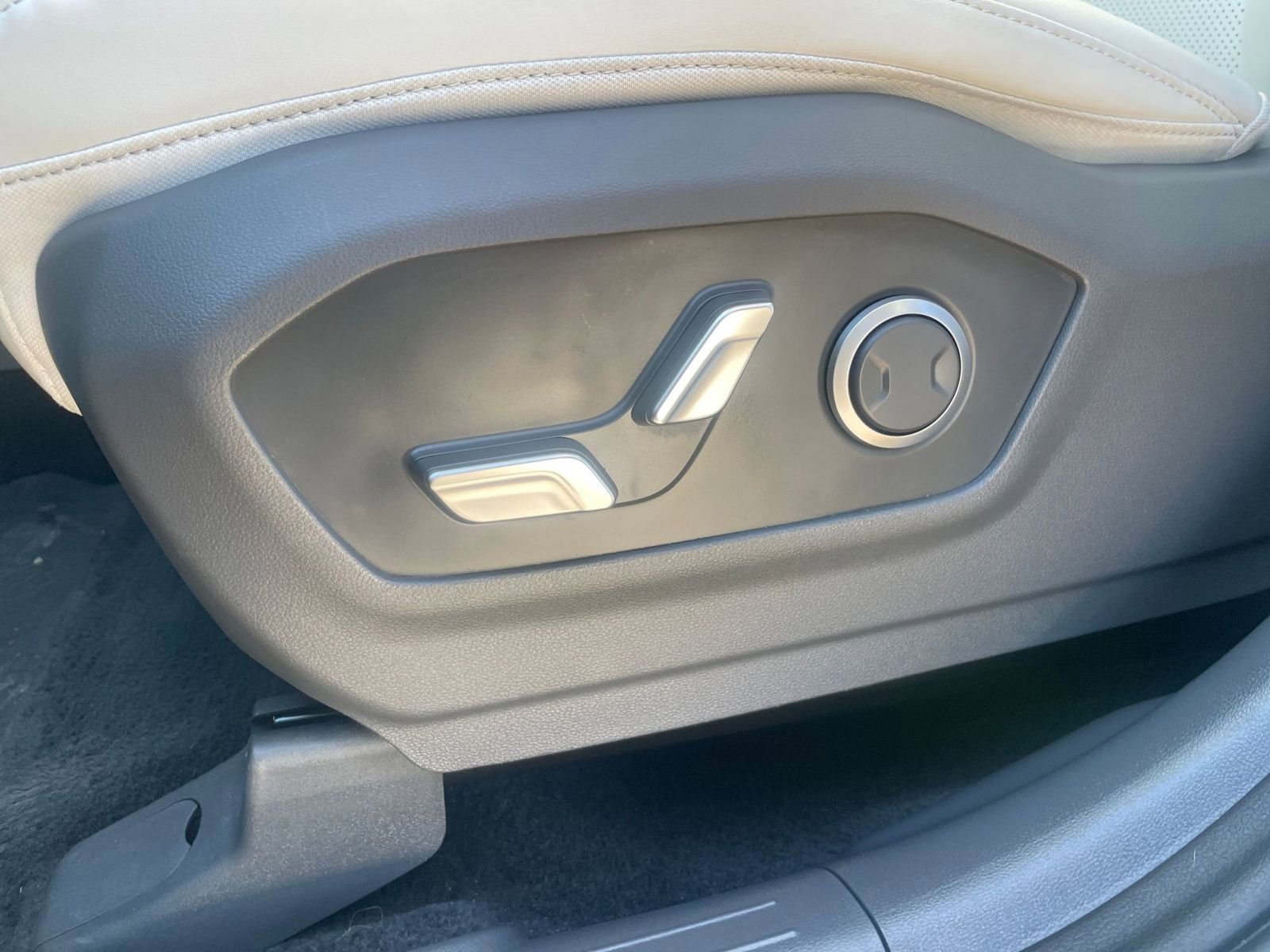 Used 2025 Hyundai Santa Fe SEL image 23