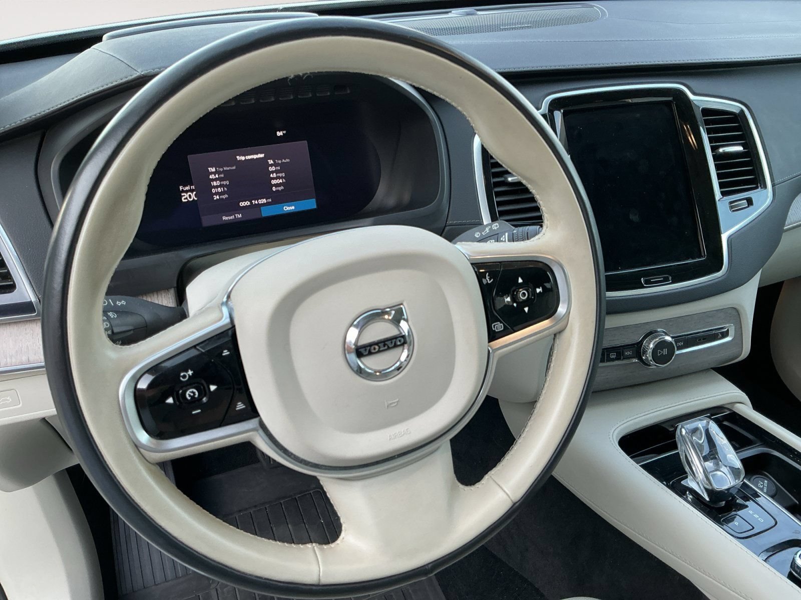 Used 2023 Volvo XC90 B6 Ultimate w/ Lounge Package AWD/4WD image 12