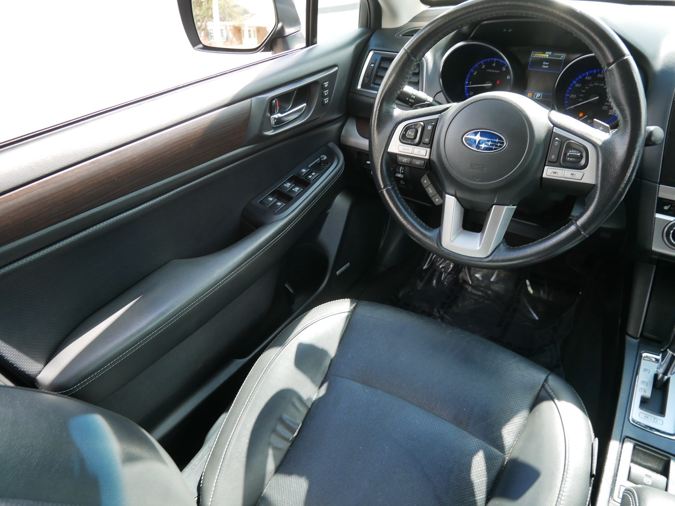 Used 2017 Subaru Legacy 3.6R Limited AWD/4WD image 9