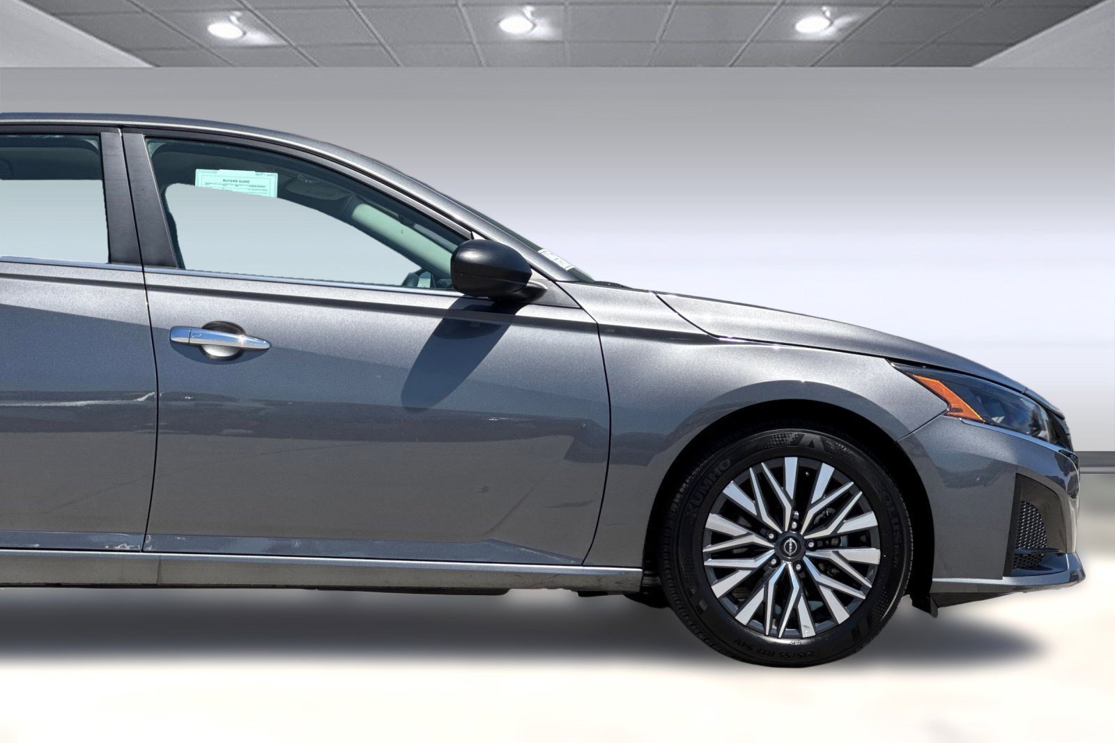 Used 2025 Nissan Altima 2.5 SV FWD image 33