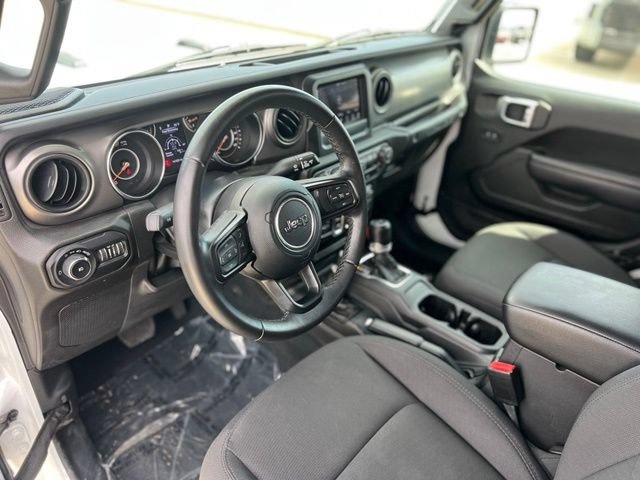 Used 2022 Jeep Wrangler Sport AWD/4WD image 13