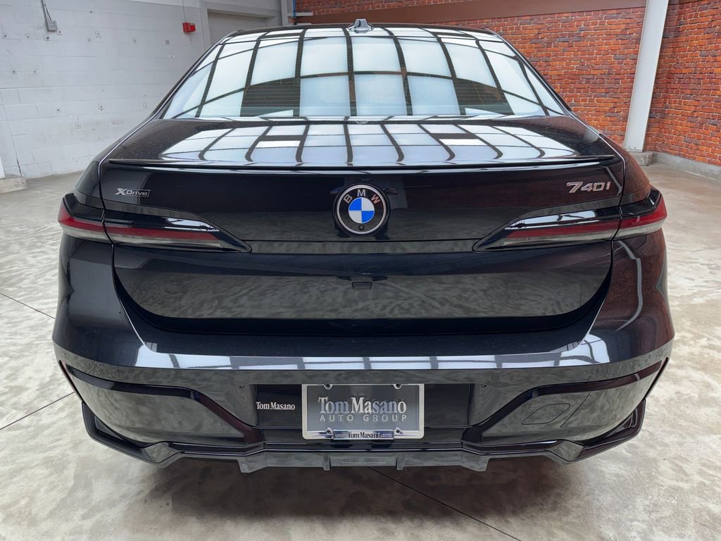 New 2026 BMW 740i xDrive w/ Executive Package AWD/4WD image 4