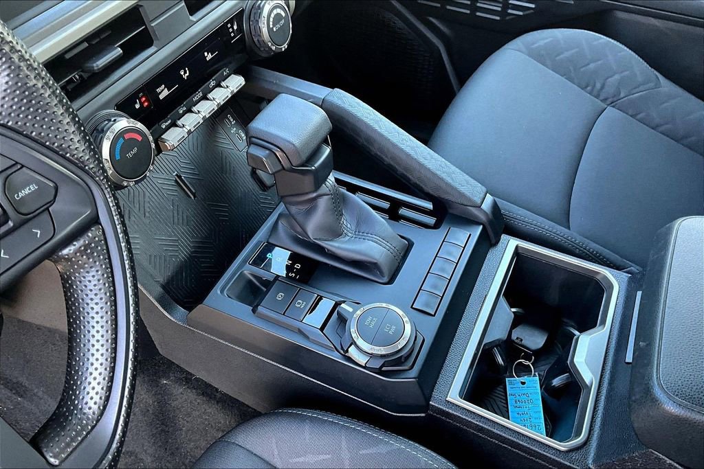 Used 2024 Toyota Tacoma SR5 AWD/4WD image 19
