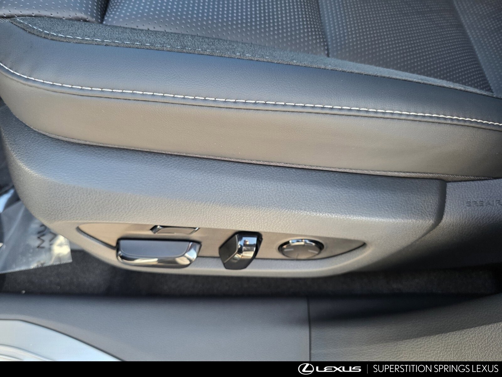 New 2026 Lexus RX 450h AWD image 15