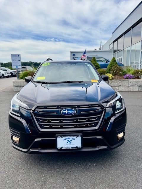 Used 2023 Subaru Forester Premium AWD/4WD image 2