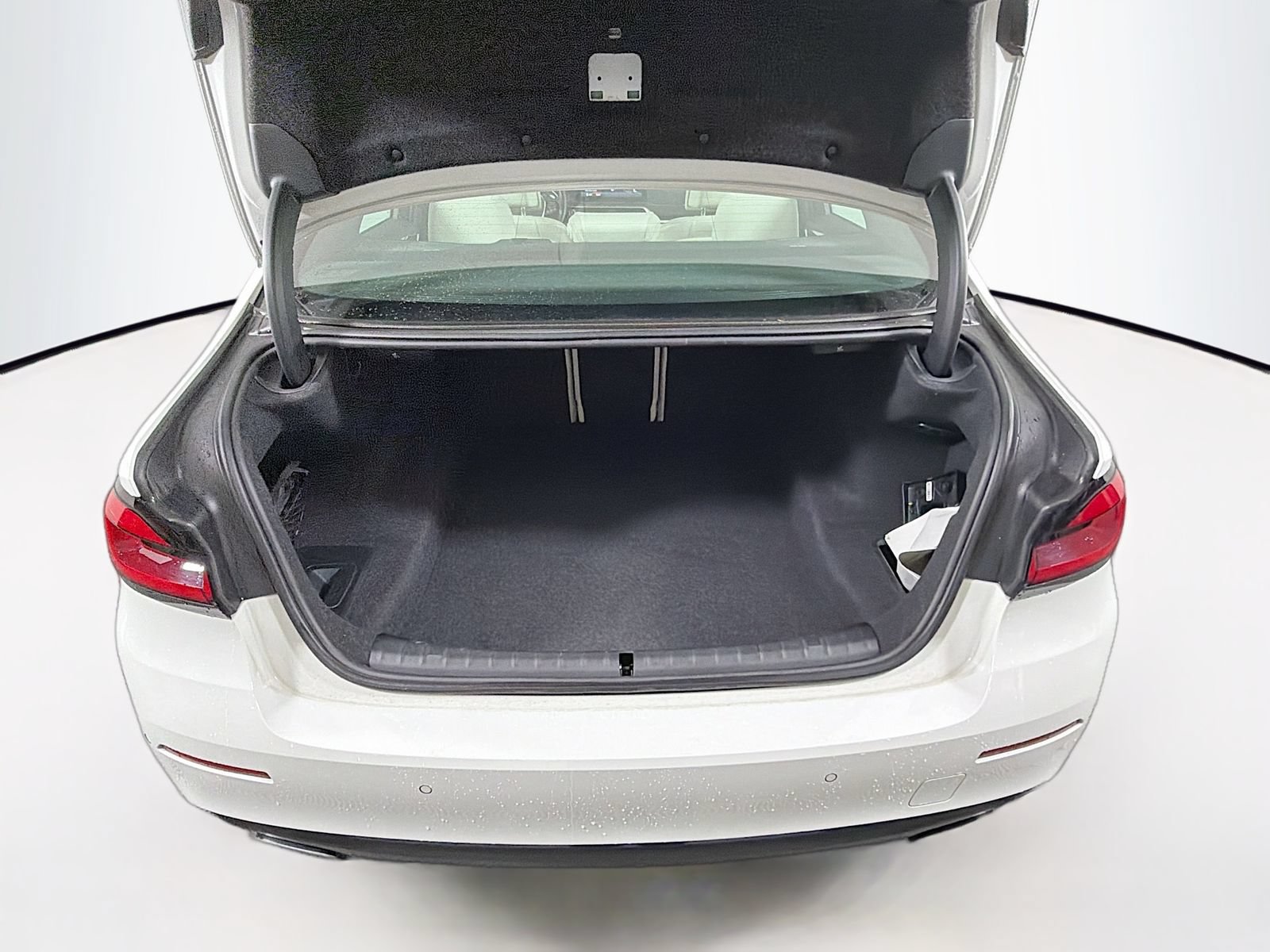 Used 2023 BMW 540i w/ Premium Package RWD image 29