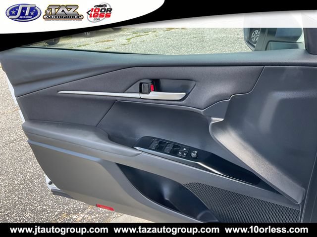 Used 2025 Toyota Camry LE FWD image 11