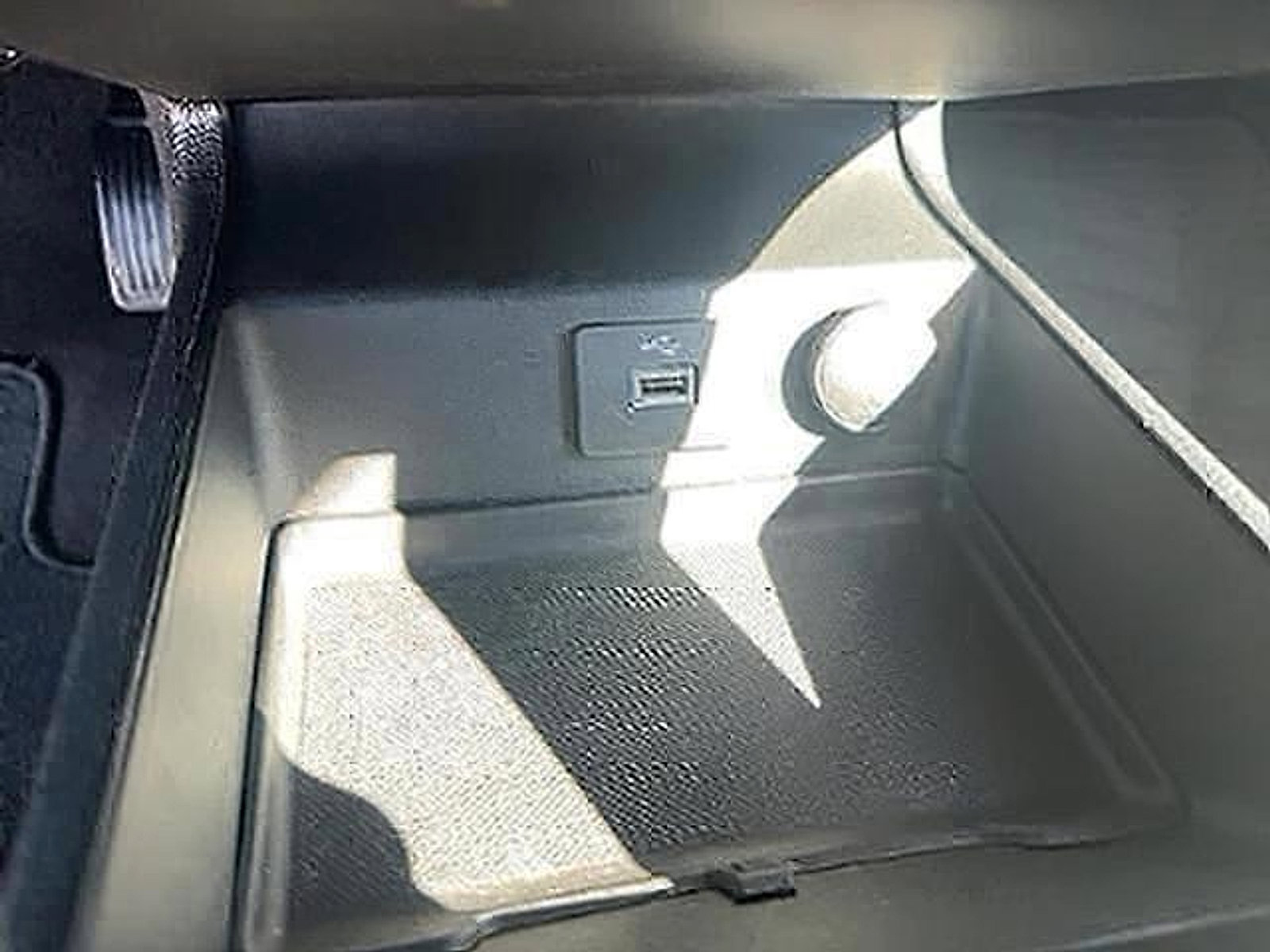Used 2020 Ford Fusion S FWD image 20
