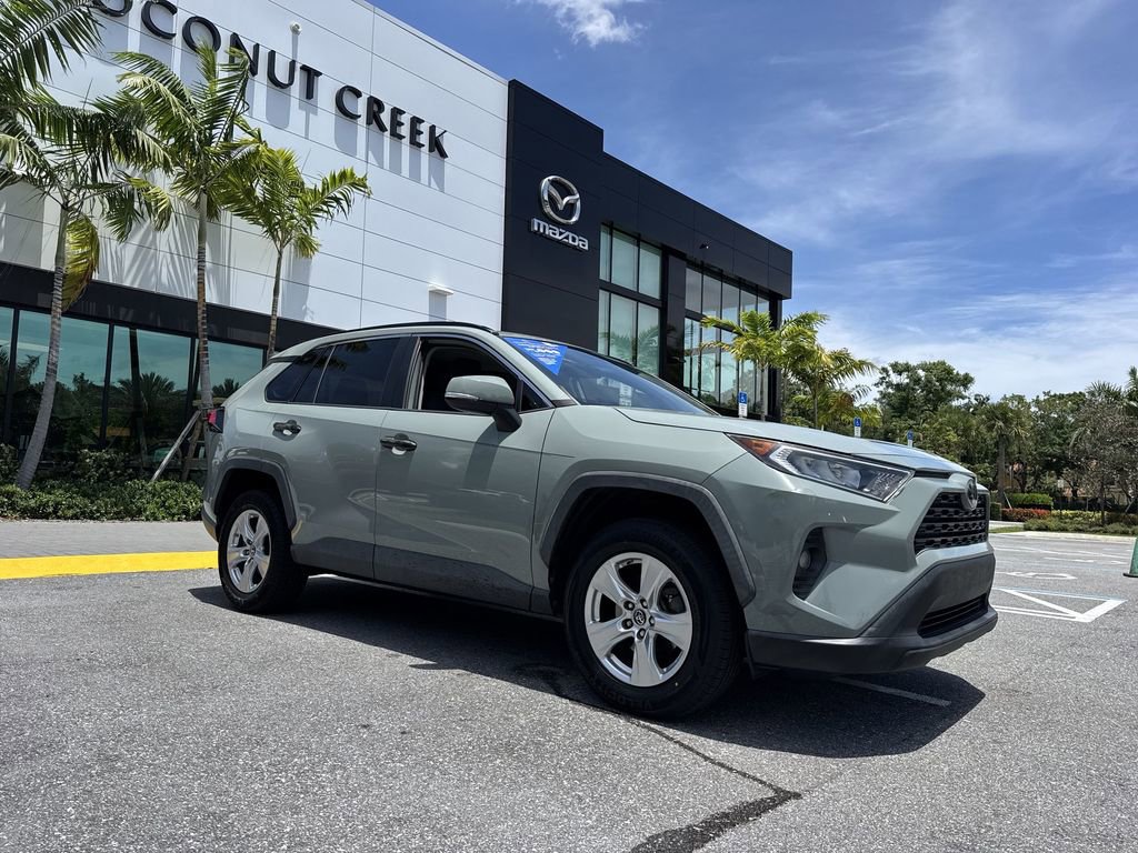Used 2019 Toyota RAV4 XLE w/ Convenience Package FWD image 22