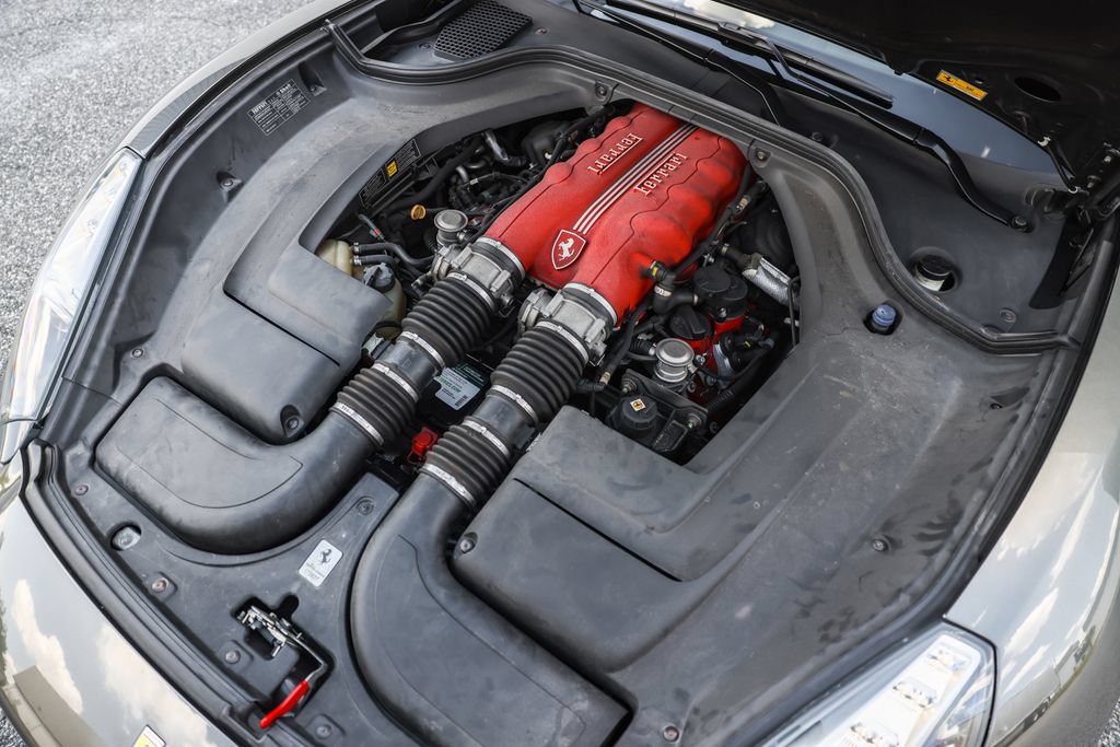 Used 2010 Ferrari California RWD image 15