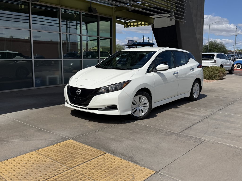 Used 2025 Nissan Leaf S FWD image 1