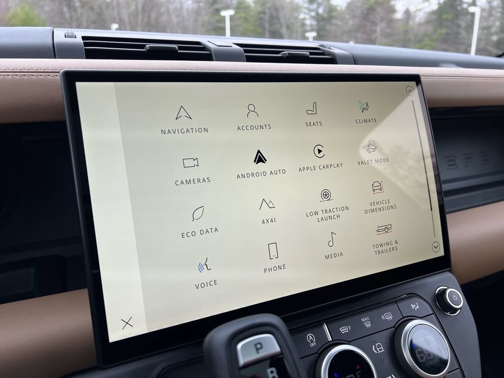 New 2026 Land Rover Defender 110 X-Dynamic SE AWD/4WD image 16