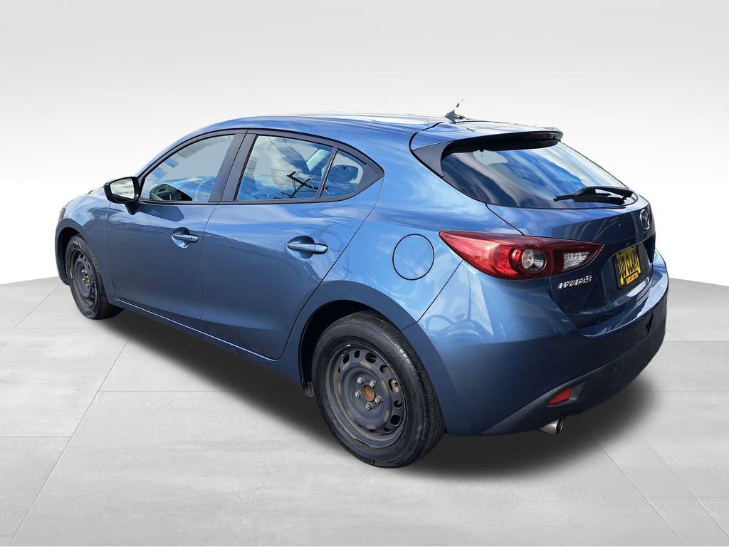 Used 2016 MAZDA MAZDA3 i Sport FWD image 3