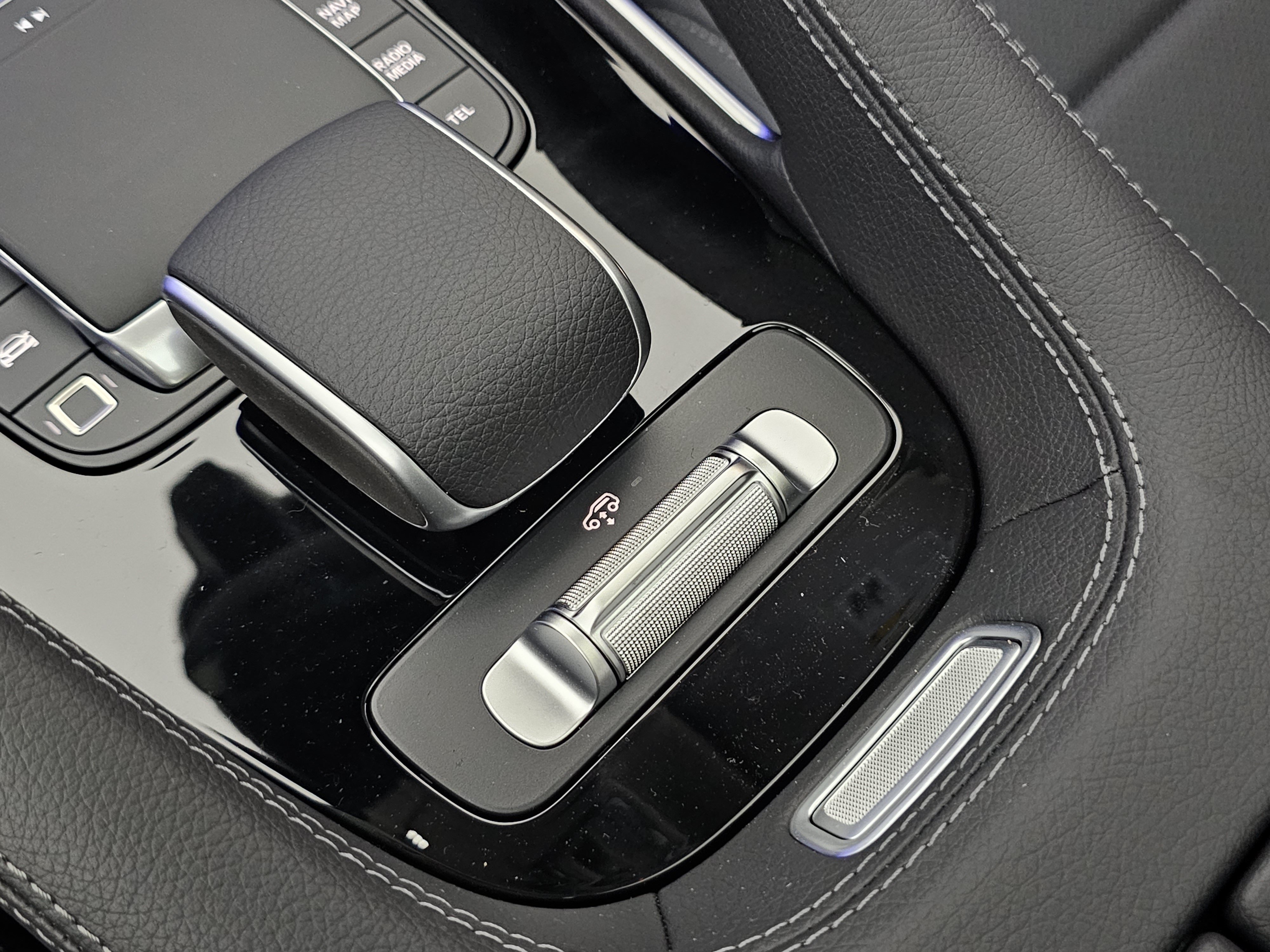 New 2026 Mercedes-Benz GLS 450 4MATIC image 38
