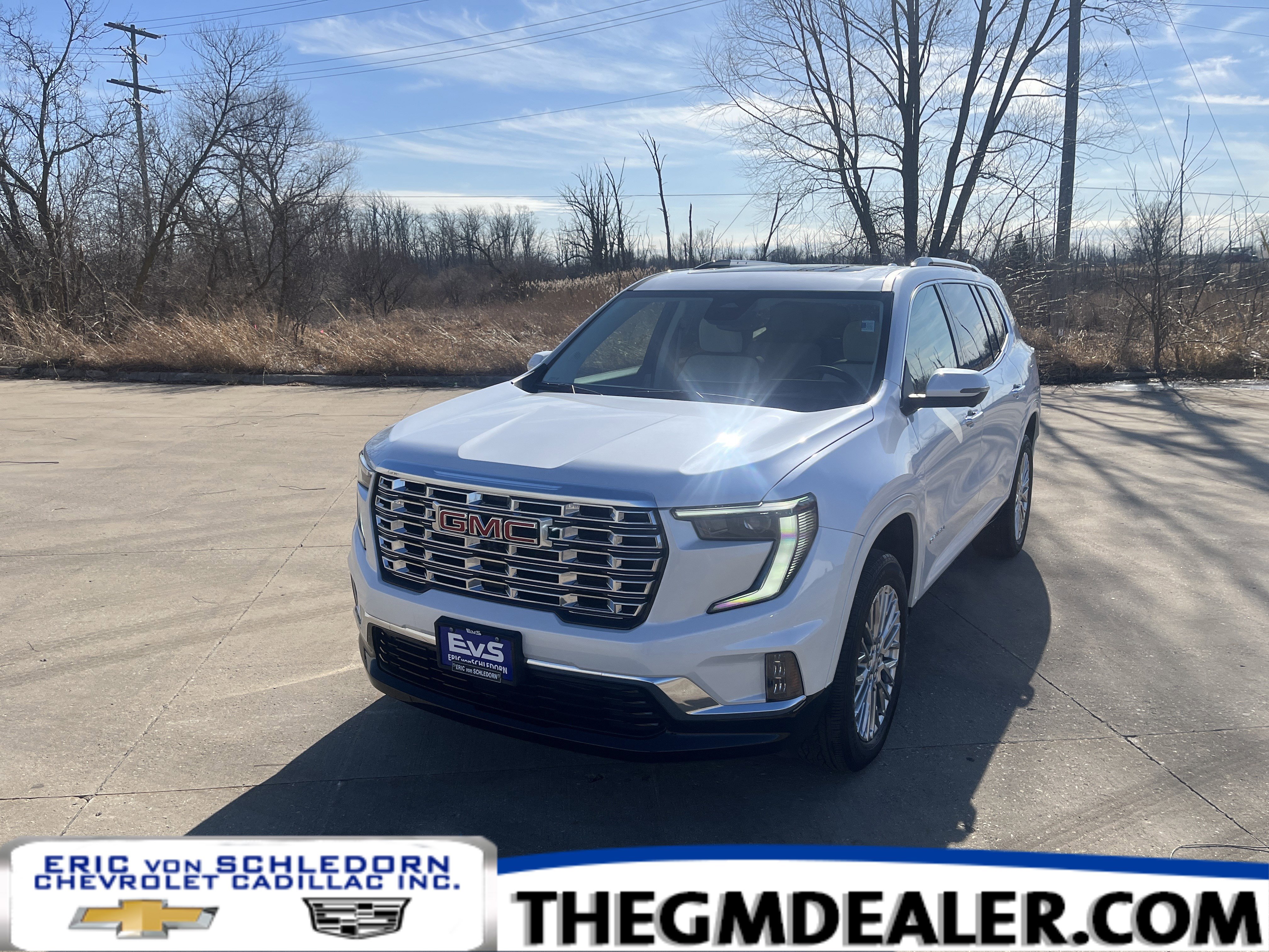 Used 2025 GMC Acadia Denali image 1
