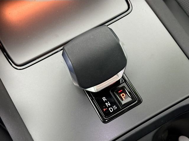 Used 2024 Land Rover Discovery Sport S image 16