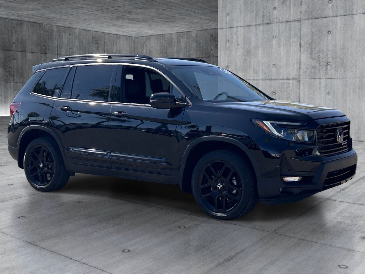 Used 2025 Honda Passport Black Edition image 7