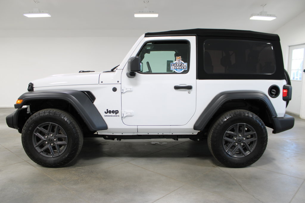 Used 2024 Jeep Wrangler Sport AWD/4WD image 6