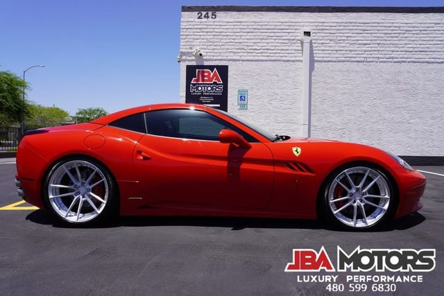 Used 2014 Ferrari California RWD image 38