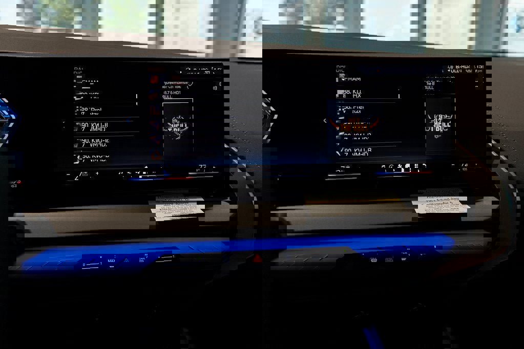 Used 2025 BMW X3 xDrive30i w/ Premium Package image 29