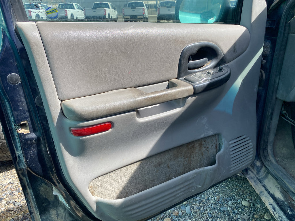 Used 2003 Pontiac Montana image 14