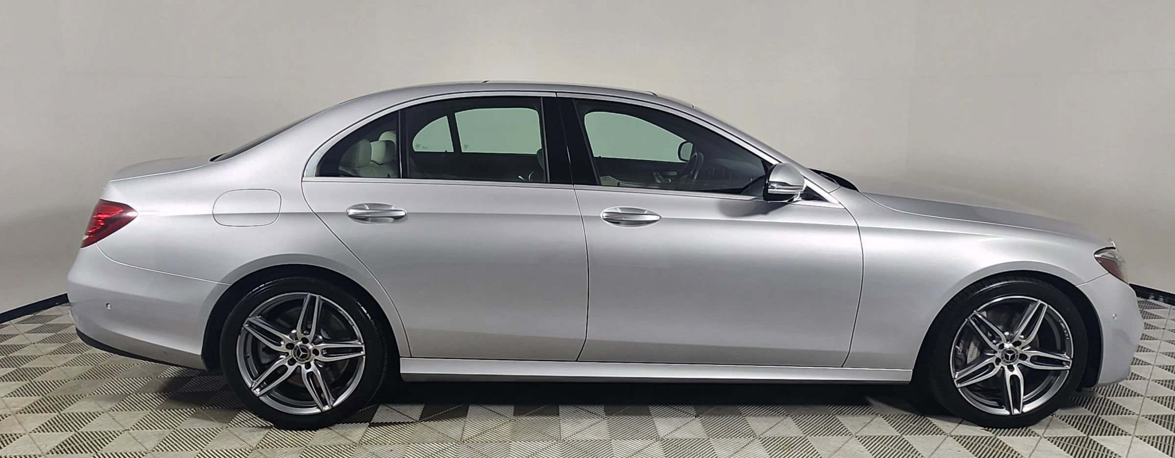 Used 2019 Mercedes-Benz E 450 E 450 4MATIC Sedan 4D image 8
