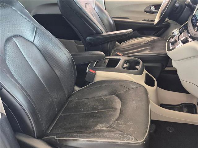Used 2019 Chrysler Pacifica Limited FWD image 17