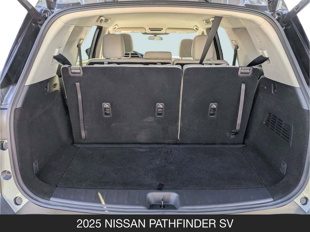 Used 2025 Nissan Pathfinder SV image 20