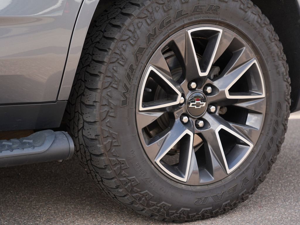 Used 2022 Chevrolet Tahoe Z71 w/ Z71 Off-Road Package AWD/4WD image 35