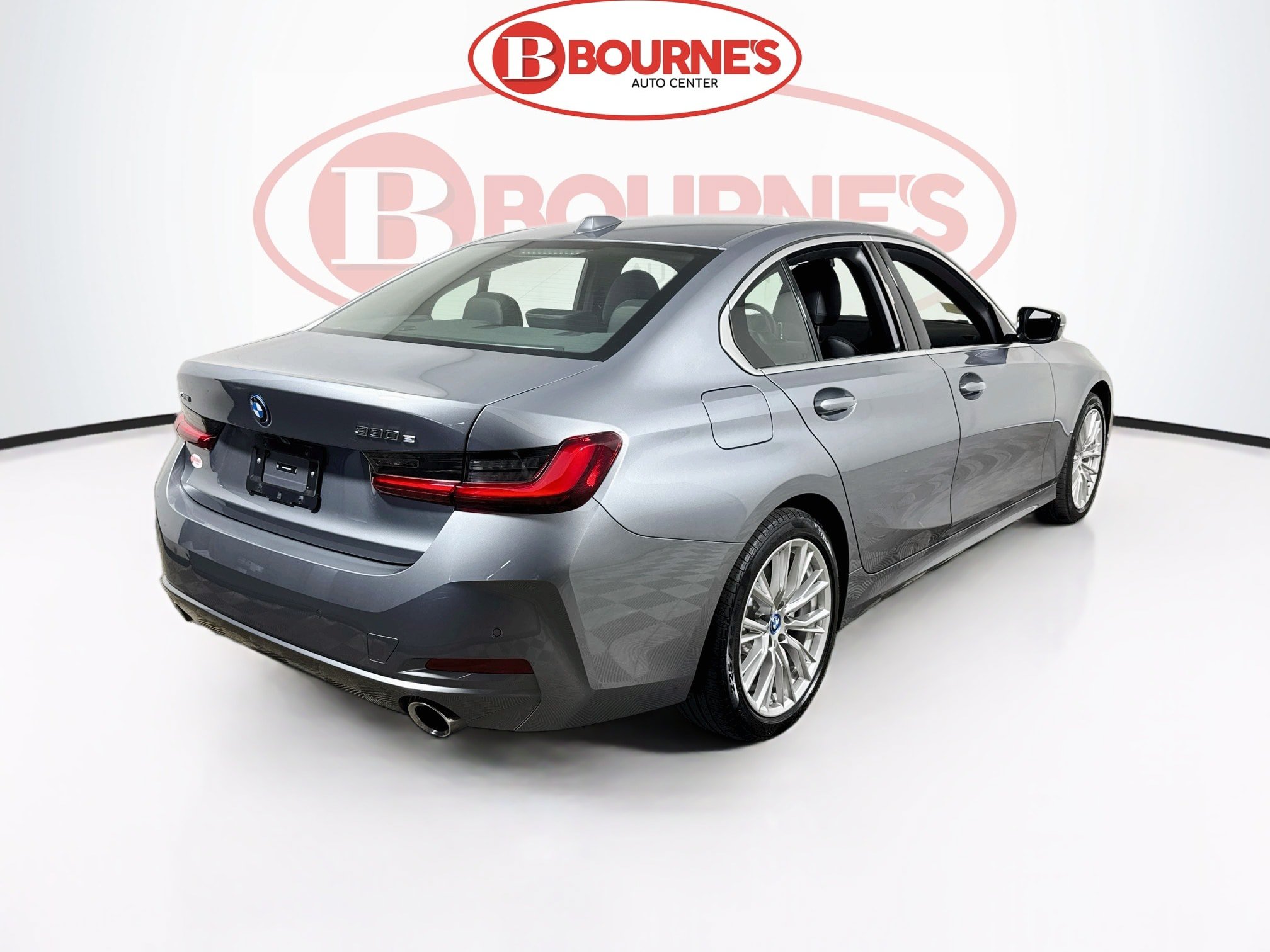 Used 2024 BMW 330e xDrive w/ Premium Package AWD/4WD image 10