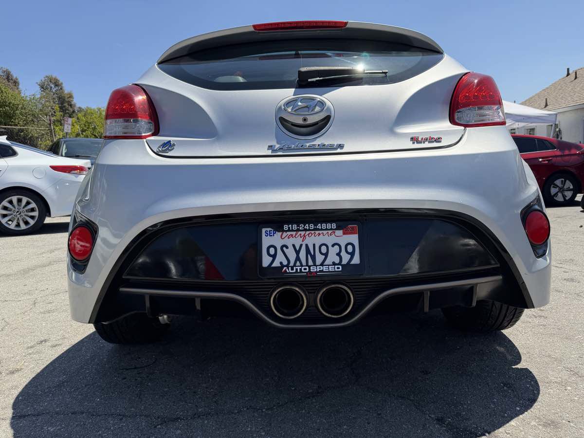 Used 2016 Hyundai Veloster Turbo FWD image 6