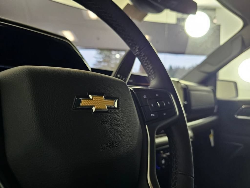New 2025 Chevrolet Silverado 1500 LT w/ Z71 Off-Road Package AWD/4WD image 35