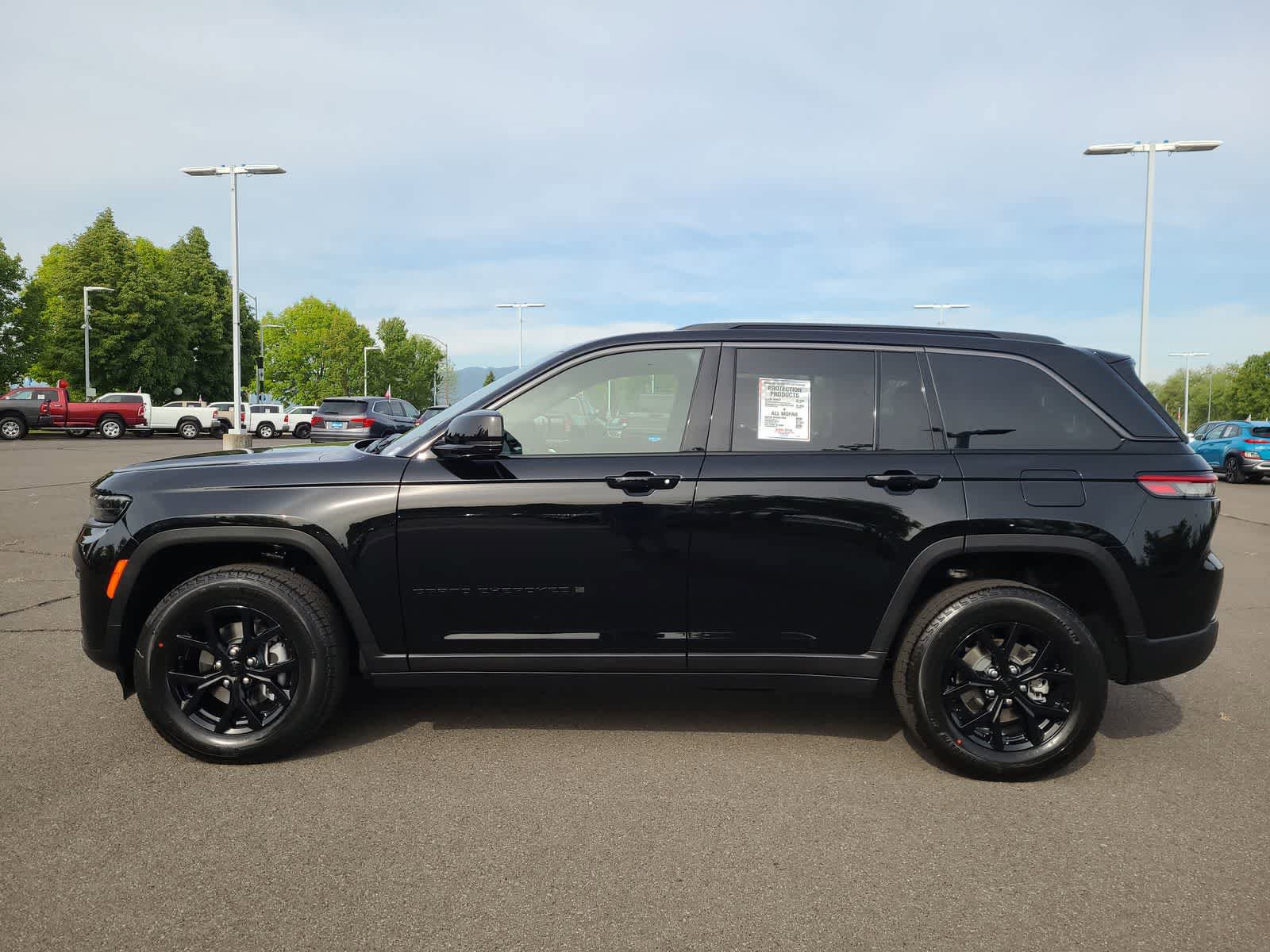 New 2026 Jeep Grand Cherokee Altitude AWD/4WD image 11