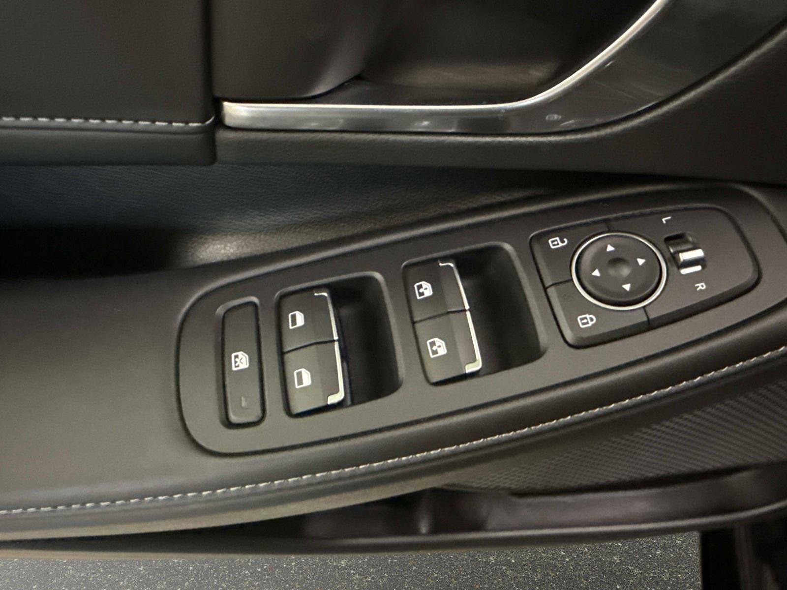 Certified 2023 Hyundai Sonata Limited w/ Cargo Package image 19