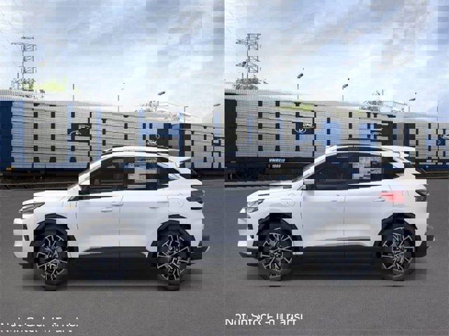 New 2026 Ford Escape SE image 3
