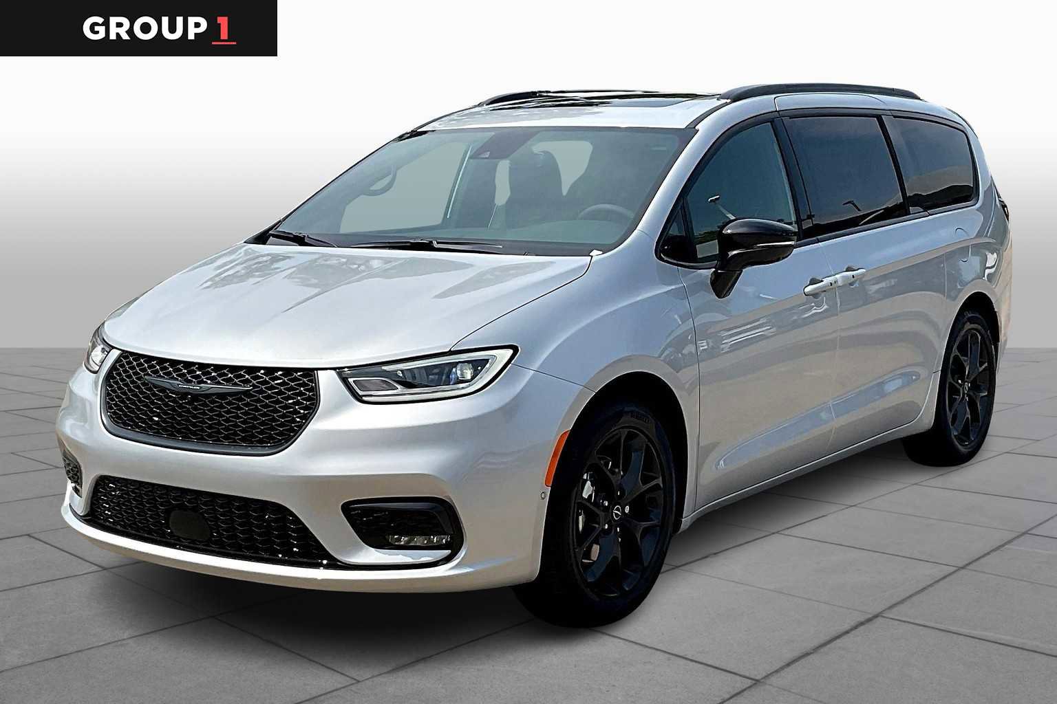 New 2026 Chrysler Pacifica Limited w/ S Appearance Package image 1
