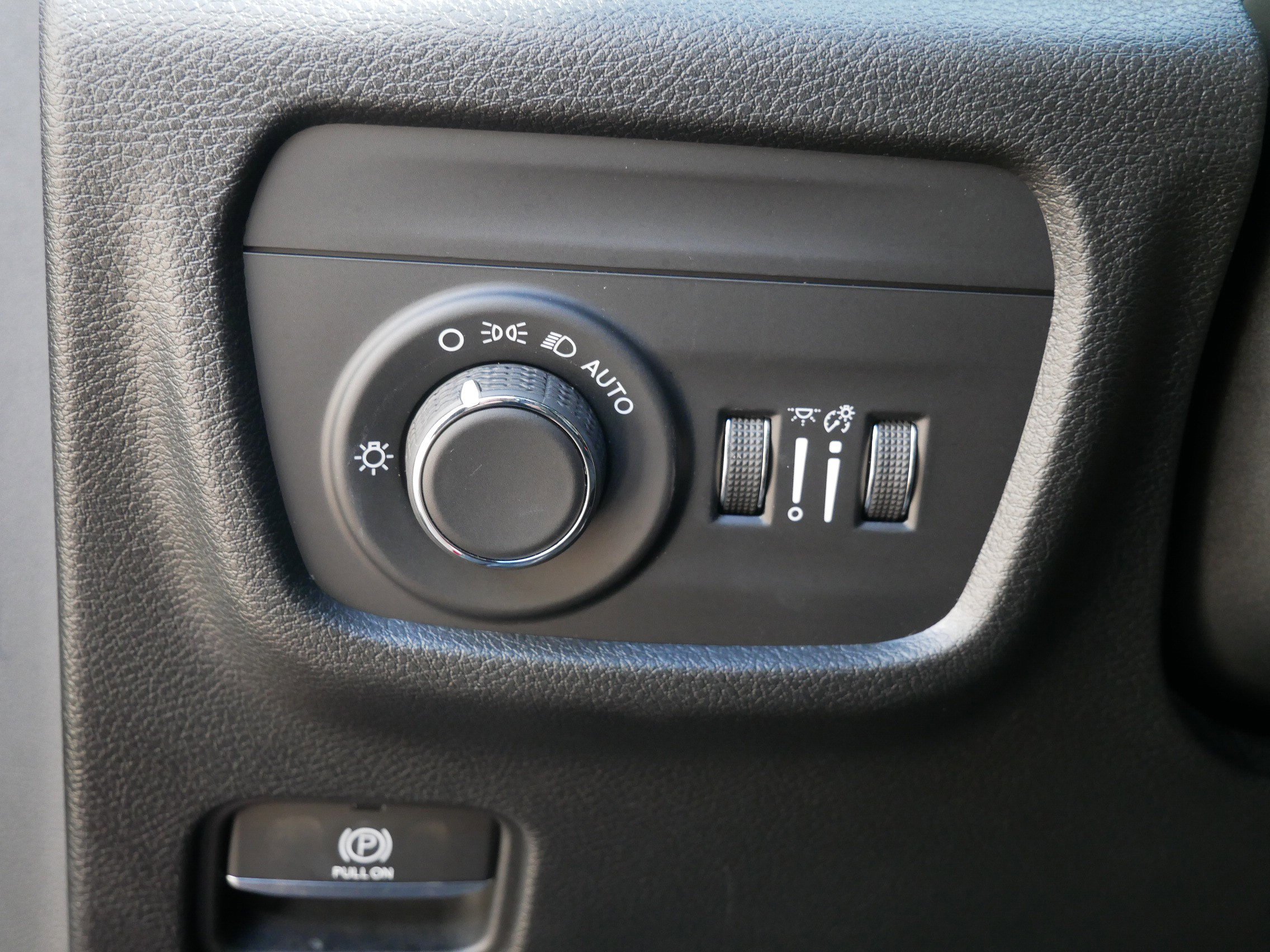 Used 2022 Jeep Grand Cherokee L Laredo AWD/4WD image 17