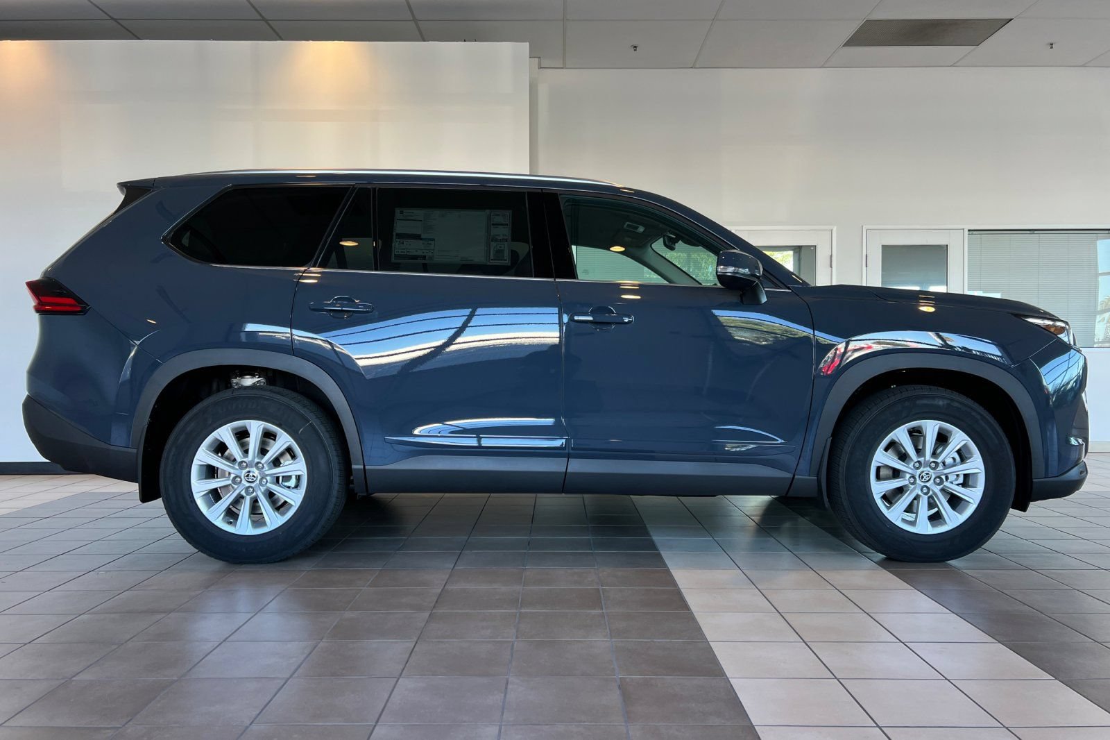New 2026 Toyota Grand Highlander AWD Hybrid image 3