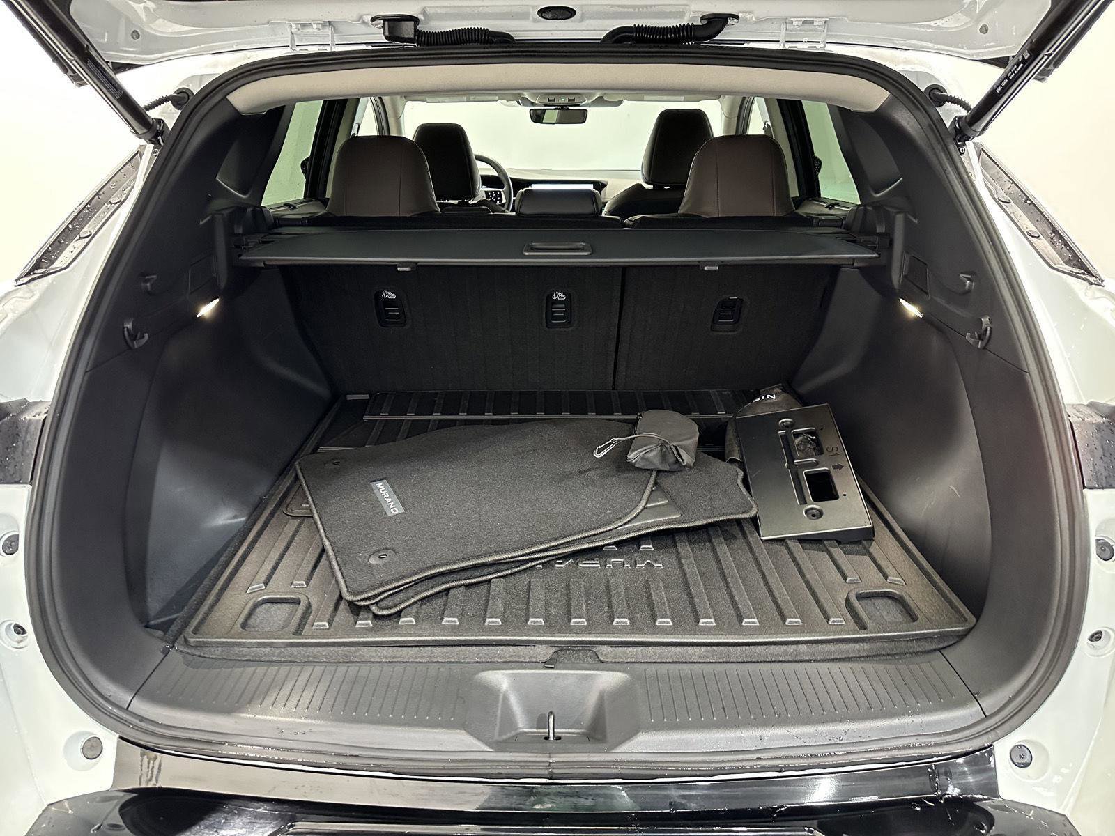 Used 2025 Nissan Murano Platinum w/ Cargo Package image 33