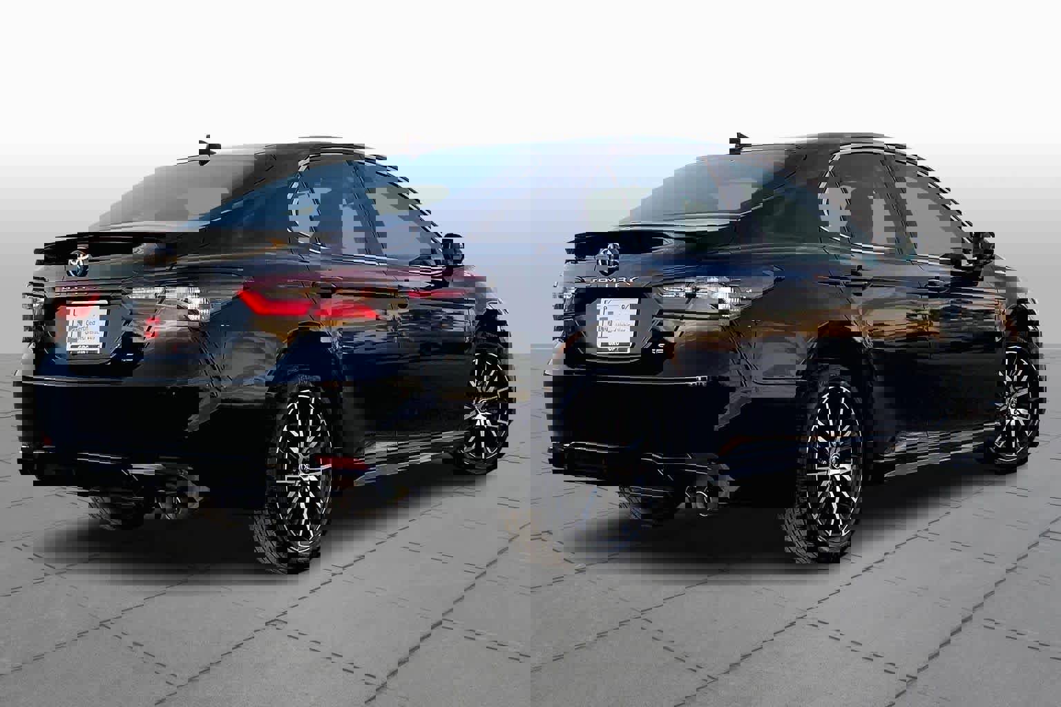 Used 2024 Toyota Camry SE image 12