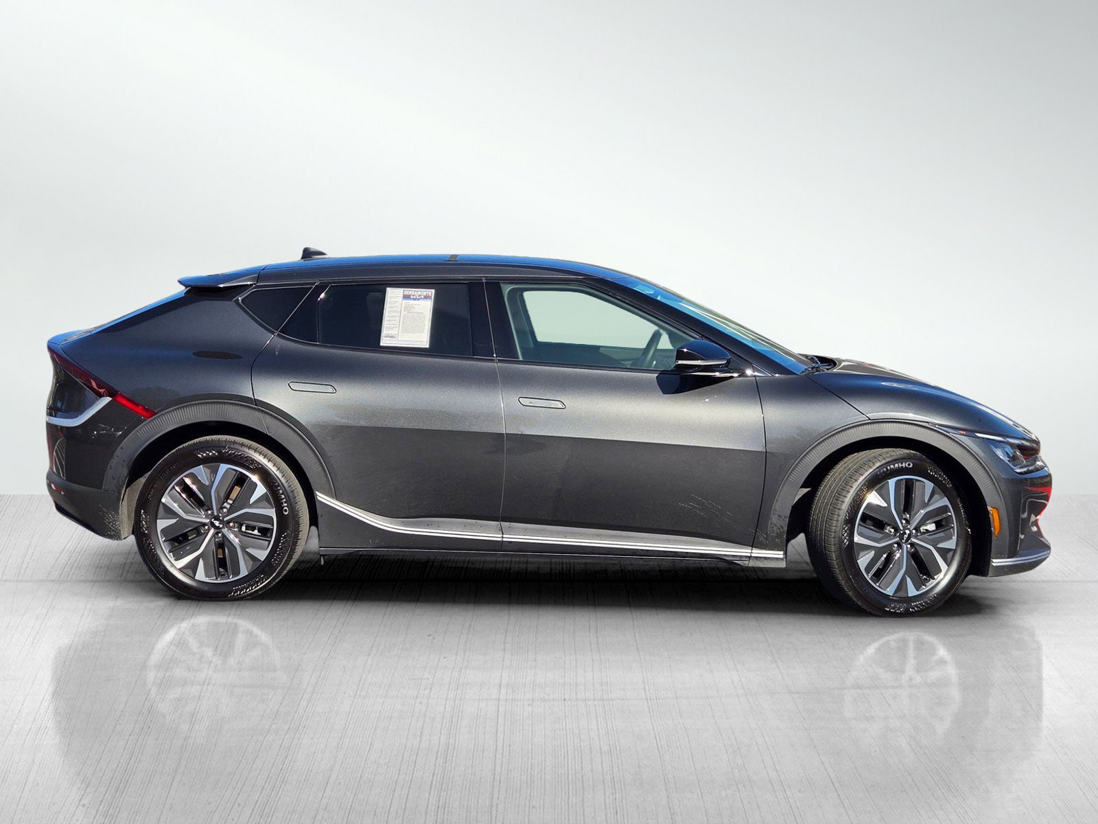 Used 2023 Kia EV6 Light RWD image 3